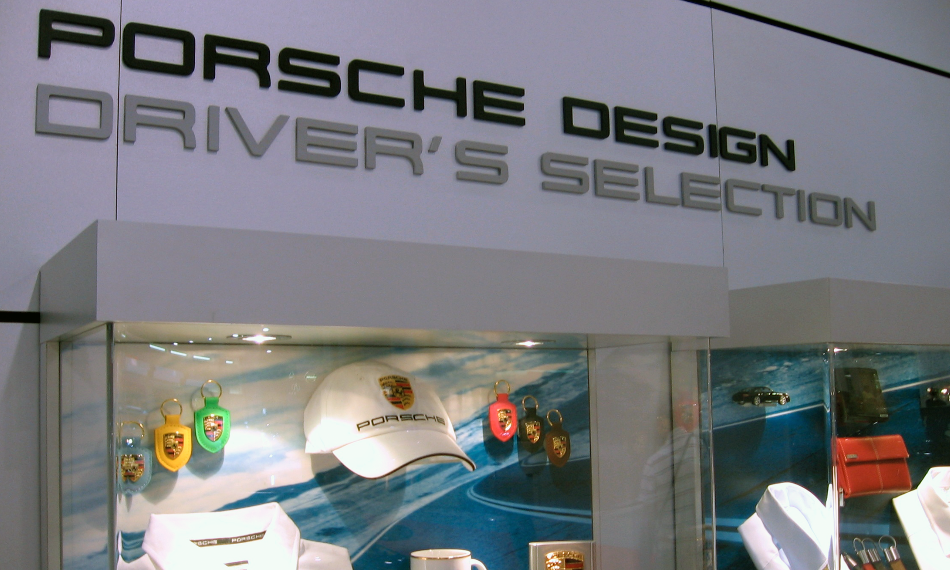 Porsche Design hochwertige Designermode im Outlet kaufen